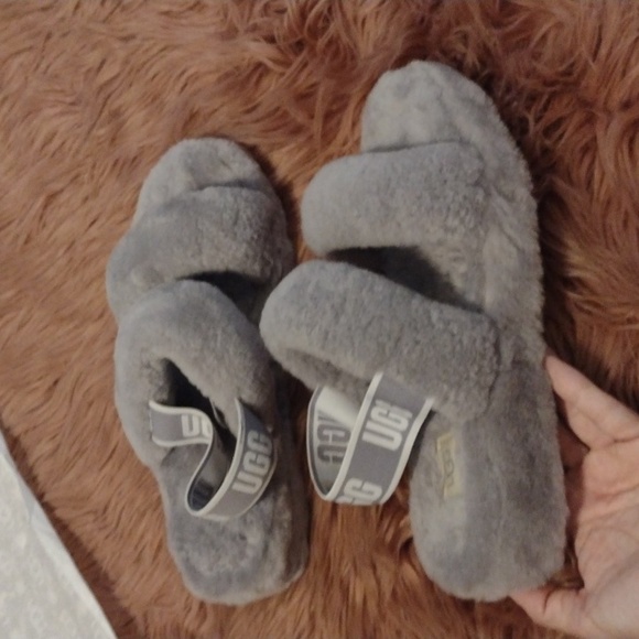 UGG Fluff Yeah Sandals - Picture 8 of 14